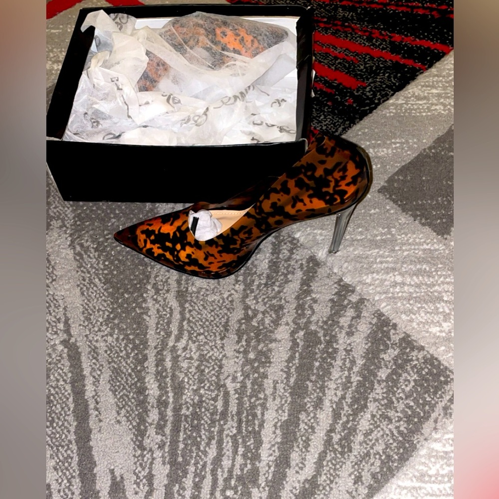 Orange and black pump shoe